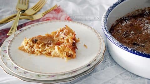 פשטידת אטריות מתוקה עם תפוחים