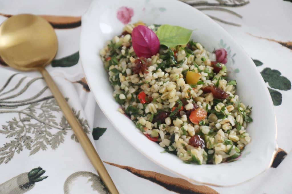 סלט טאבולה עם גריסים