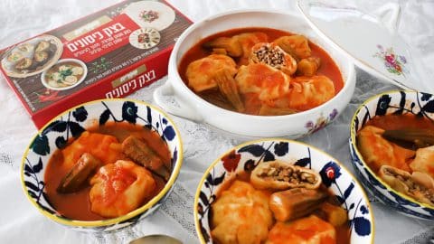 מרק במיה וכיסוני בשר