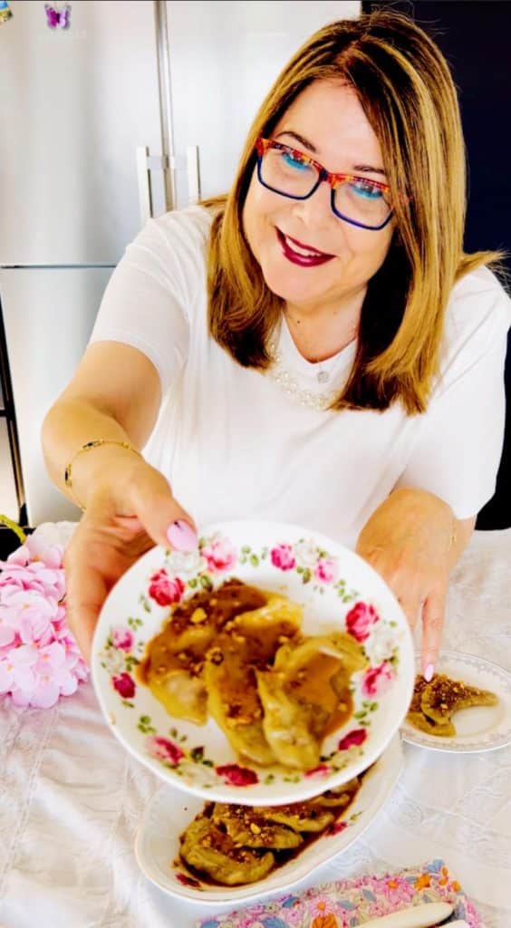 כיסונים ממולאים אגוזים סוכר וקינמון