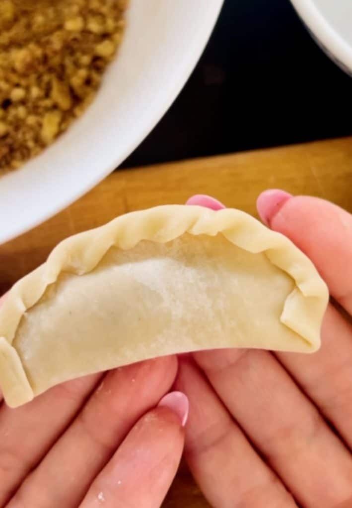 כיסונים ממולאים אגוזים סוכר וקינמון