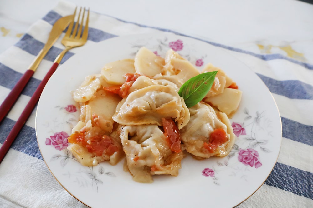 תבשיל ורניקס עם תפוחי אדמה