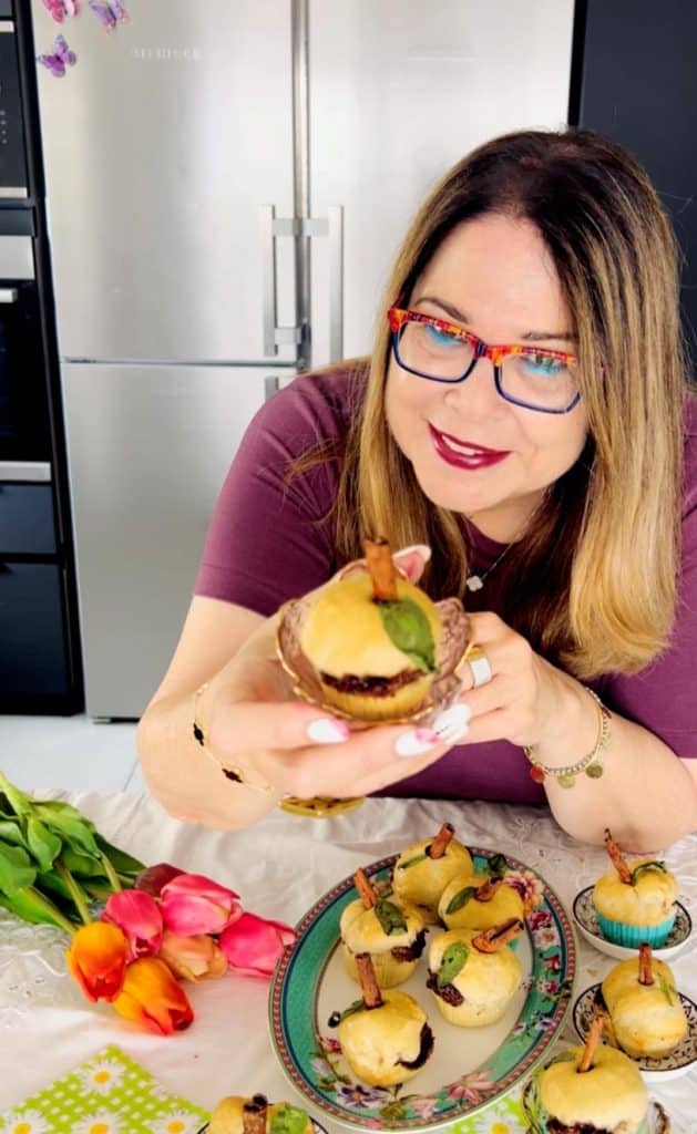 לחמניות תפוח בדבש במילוי השחר