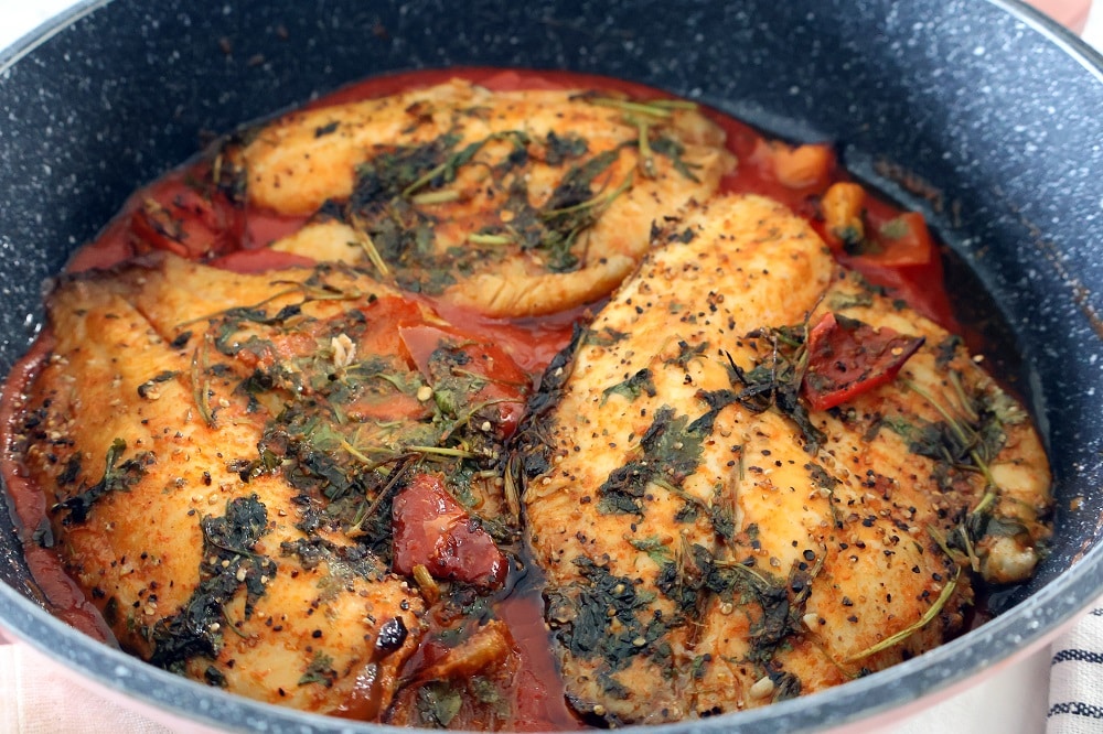 דג אמנון ברוטב מרוקאי