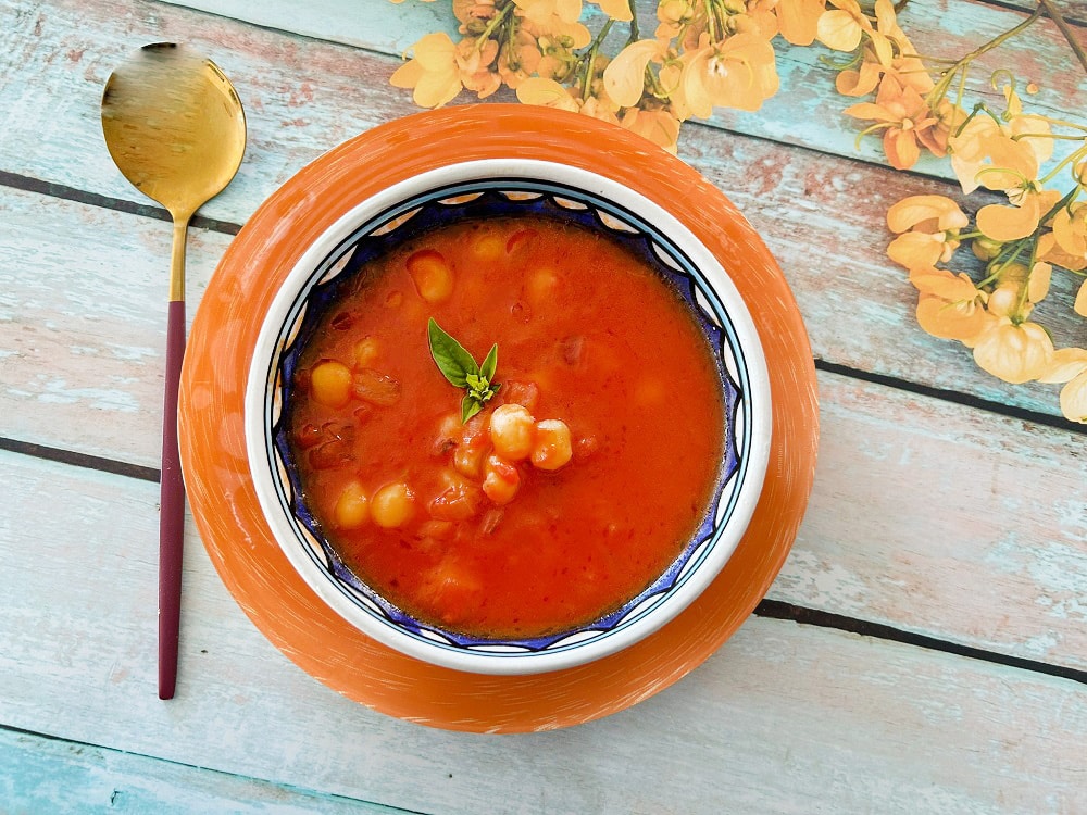 מרק עגבניות עם ניוקי