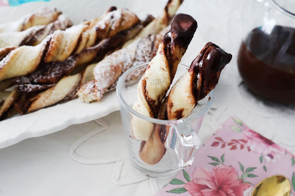 מקלות שוקולד מגולגלים משני מצרכים בלבד