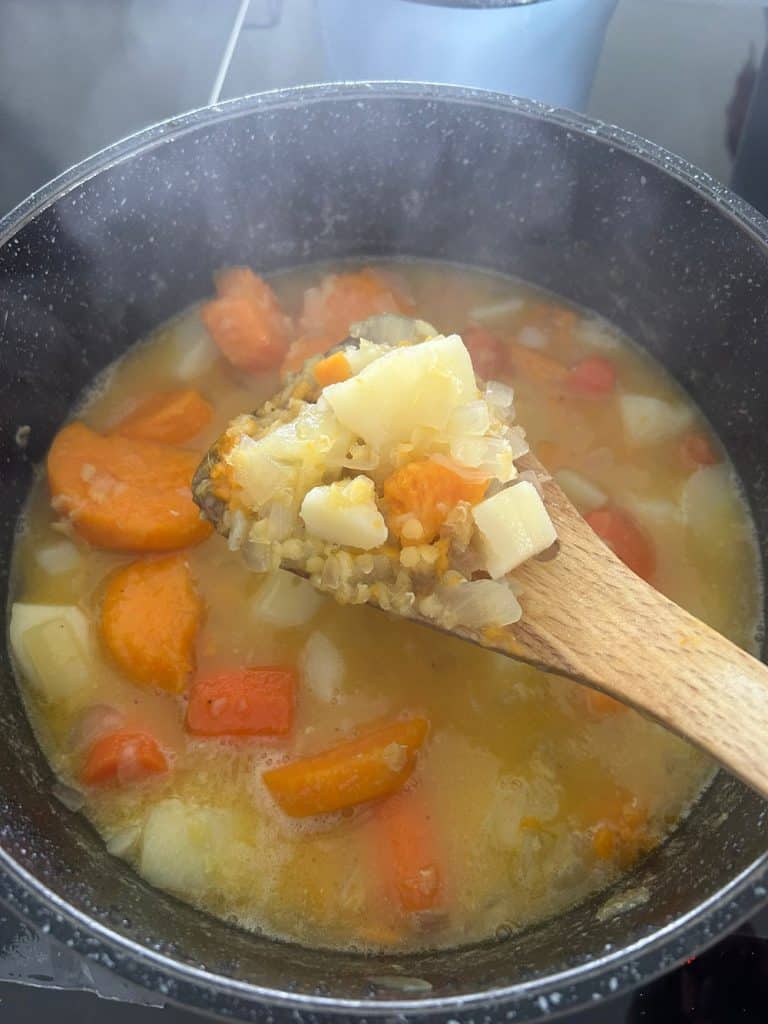 מרק כתום עם עדשים כתומות