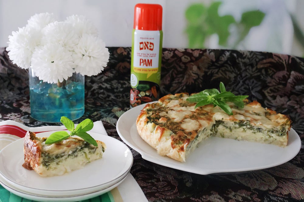 פשטידת גבינות ותרד על תחתית תפוחי אדמה