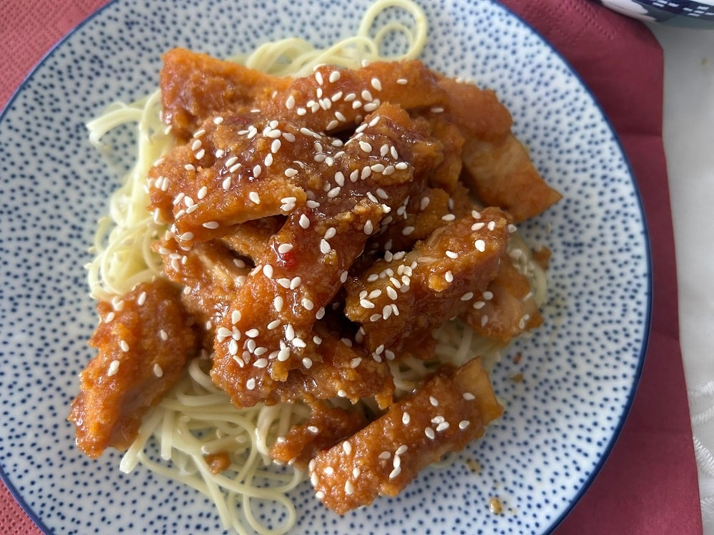 שניצל מטוגן ברוטב אסייתי