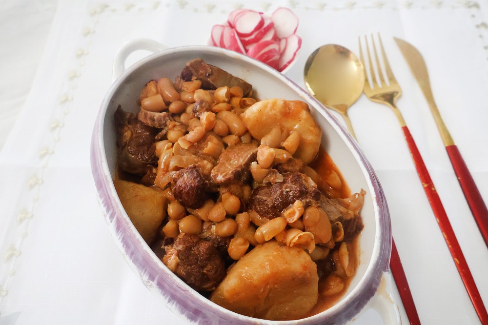 תבשיל פיז'ונס שעועית ובשר יווני