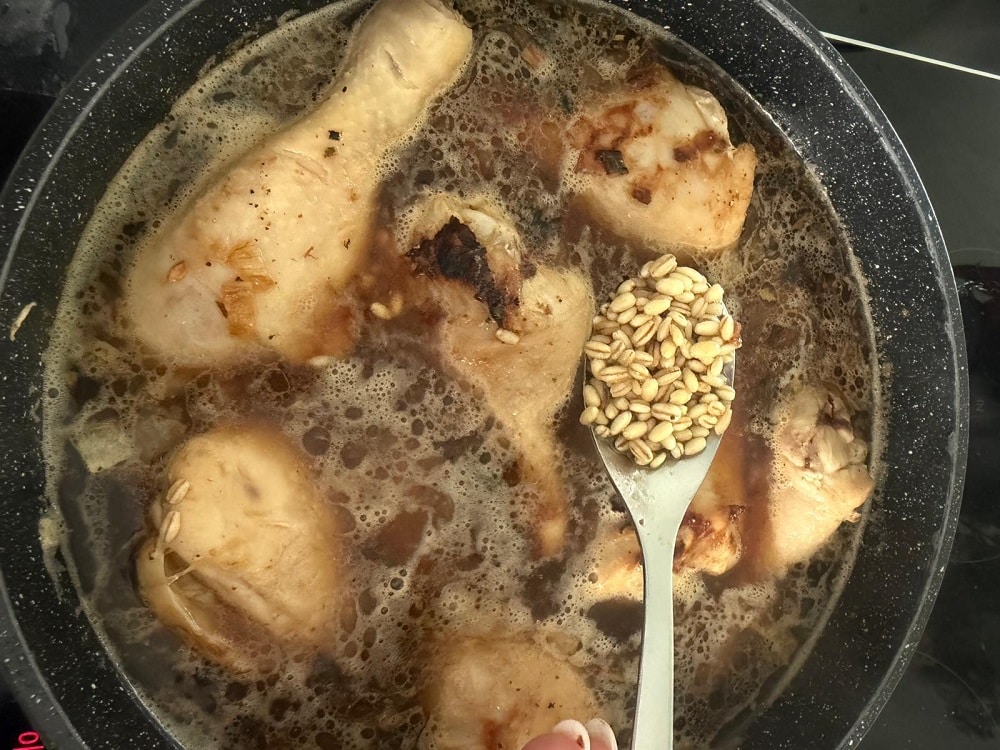 תבשיל עוף עם גריסים