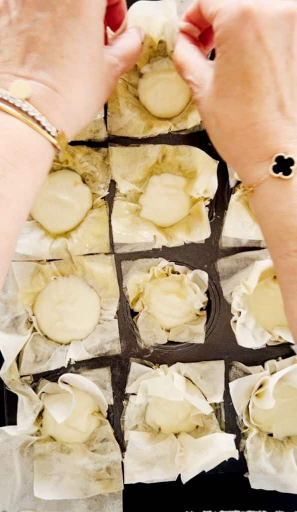 סלסלות פילו במילוי קרם וניל