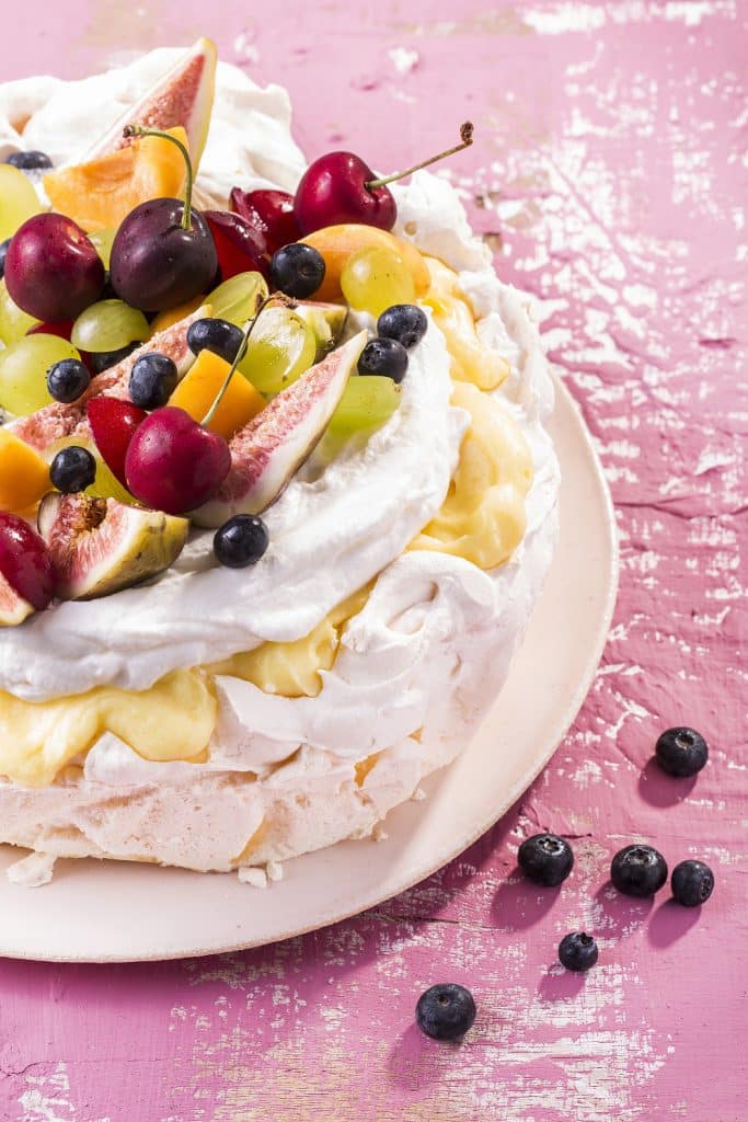 פבלובה מלכת הקינוחים ברוטב פירות יער