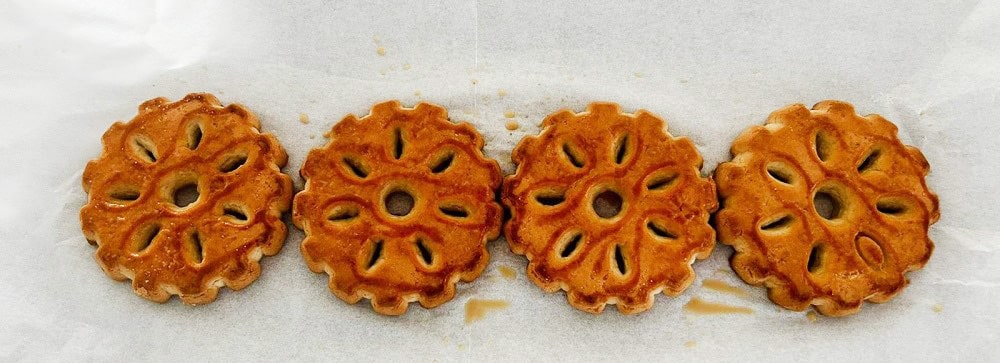 עוגת שכבות ביסקוויטים כשרה לפסח