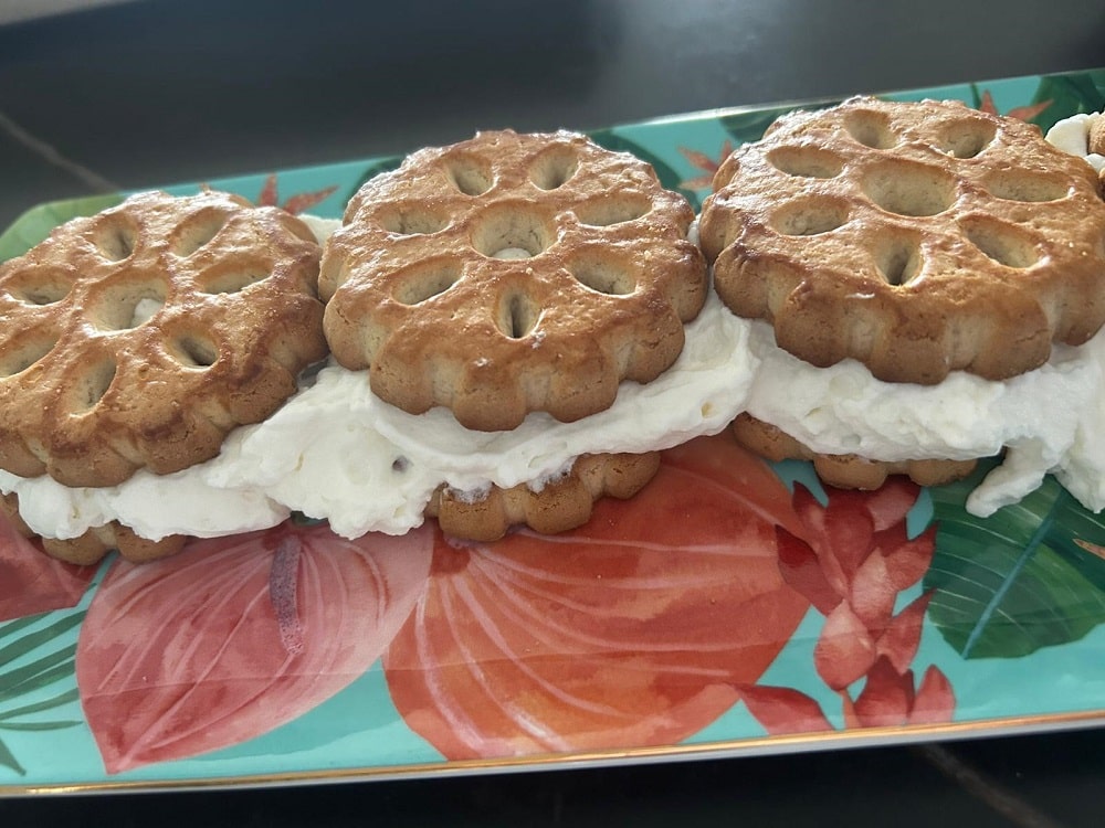 עוגת שכבות ביסקוויטים כשרה לפסח