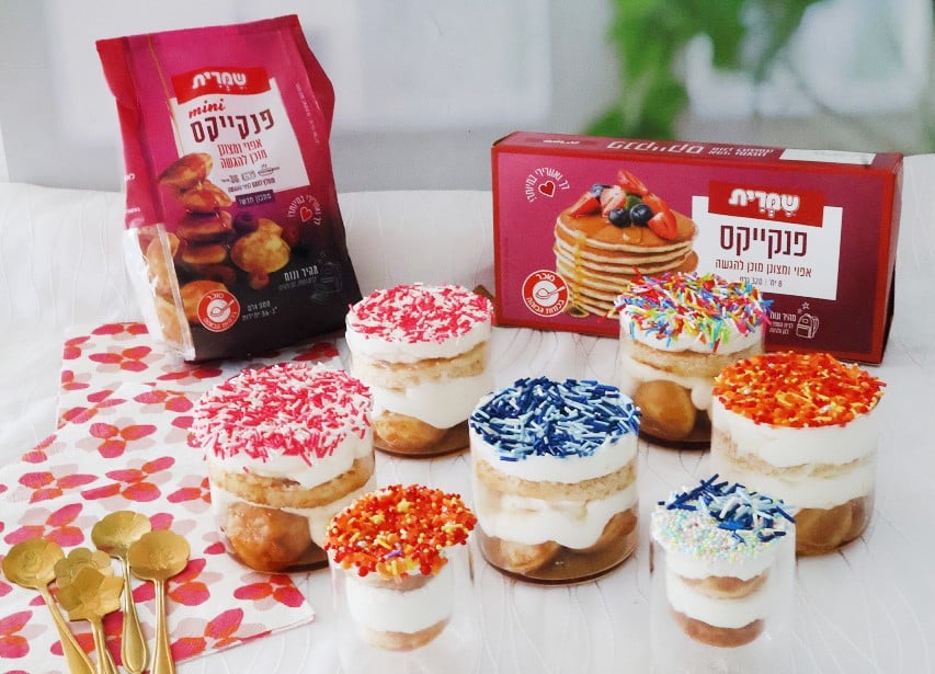 פנקייקים בכוס עם סוכריות