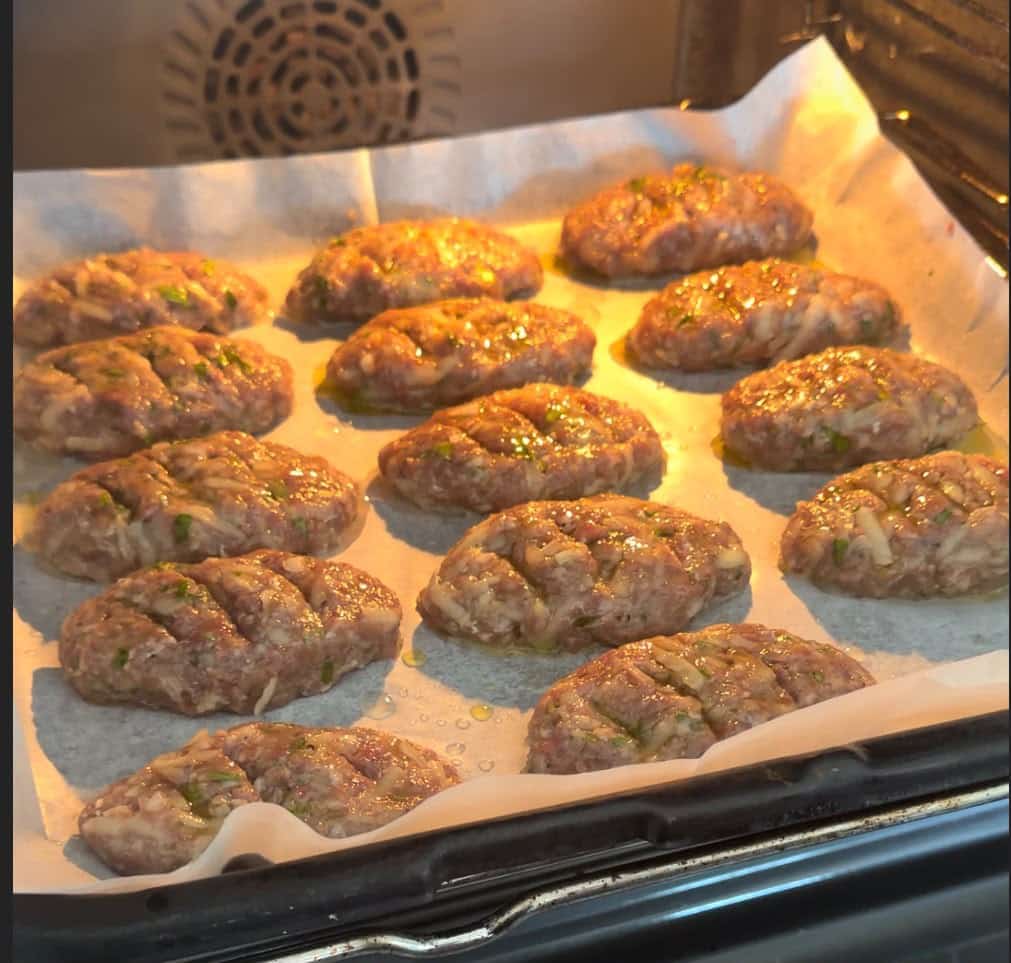 קציצות בשר גרוזיניות אפויות בתנור